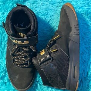 Lebron Youth Sneakers